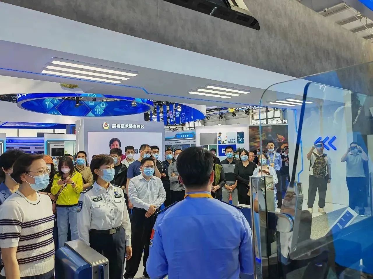 乐鱼(中国)leyu·官方网页版,亮相第十一届中国国际警用装备博览会 用创新技术“警”上添花