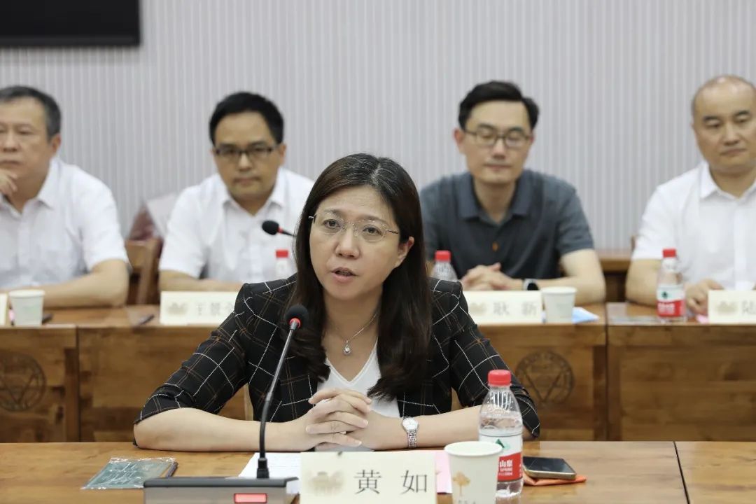 乐鱼(中国)leyu·官方网页版,与东南大学签订产学研战略合作协议，瞿磊获颁“东南大学至善教育贡献奖”