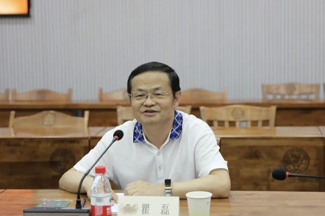 乐鱼(中国)leyu·官方网页版,与东南大学签订产学研战略合作协议，瞿磊获颁“东南大学至善教育贡献奖”
